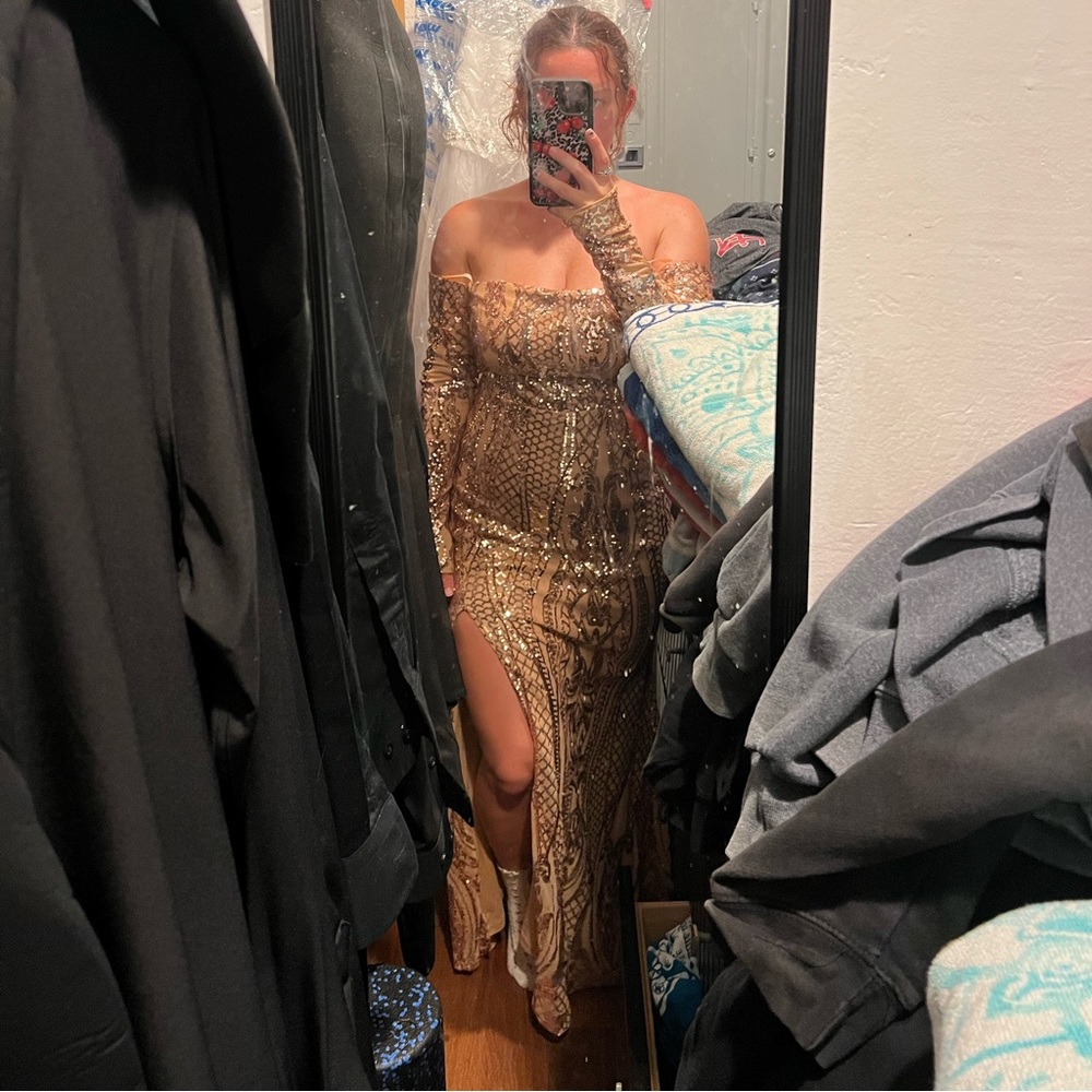 Off the Shoulder Long Sleeve Gold Sequin Forma/Prom Dress - Picture 3 of 4